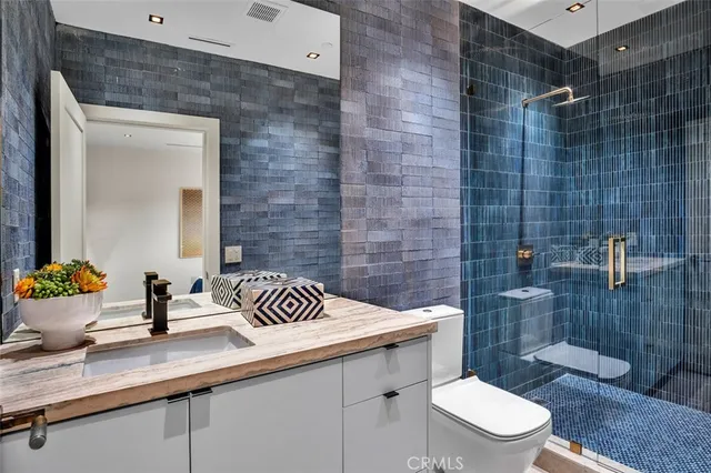 $3,095,000 | 505 17th Street, Huntington Beach, CA 92648