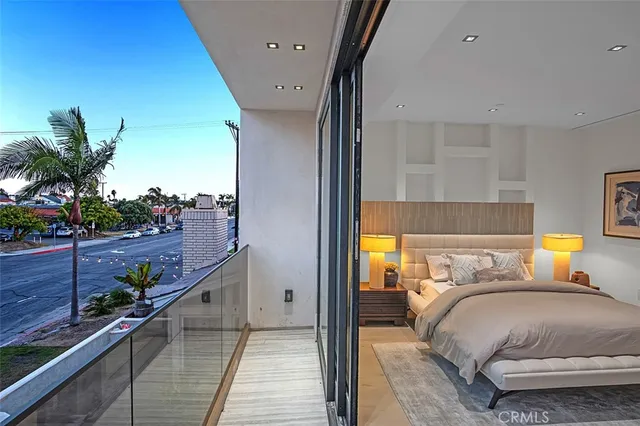 $3,095,000 | 505 17th Street, Huntington Beach, CA 92648