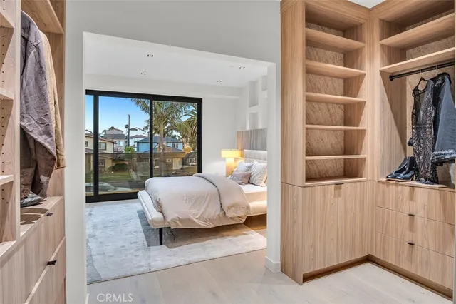 $3,095,000 | 505 17th Street, Huntington Beach, CA 92648