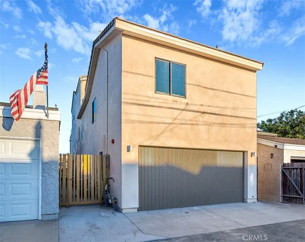 $3,095,000 | 505 17th Street, Huntington Beach, CA 92648
