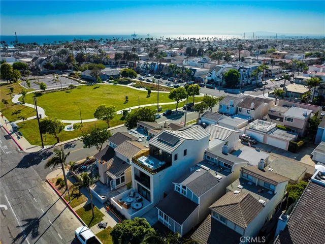 $3,095,000 | 505 17th Street, Huntington Beach, CA 92648