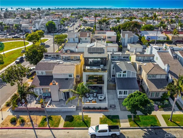 $3,095,000 | 505 17th Street, Huntington Beach, CA 92648
