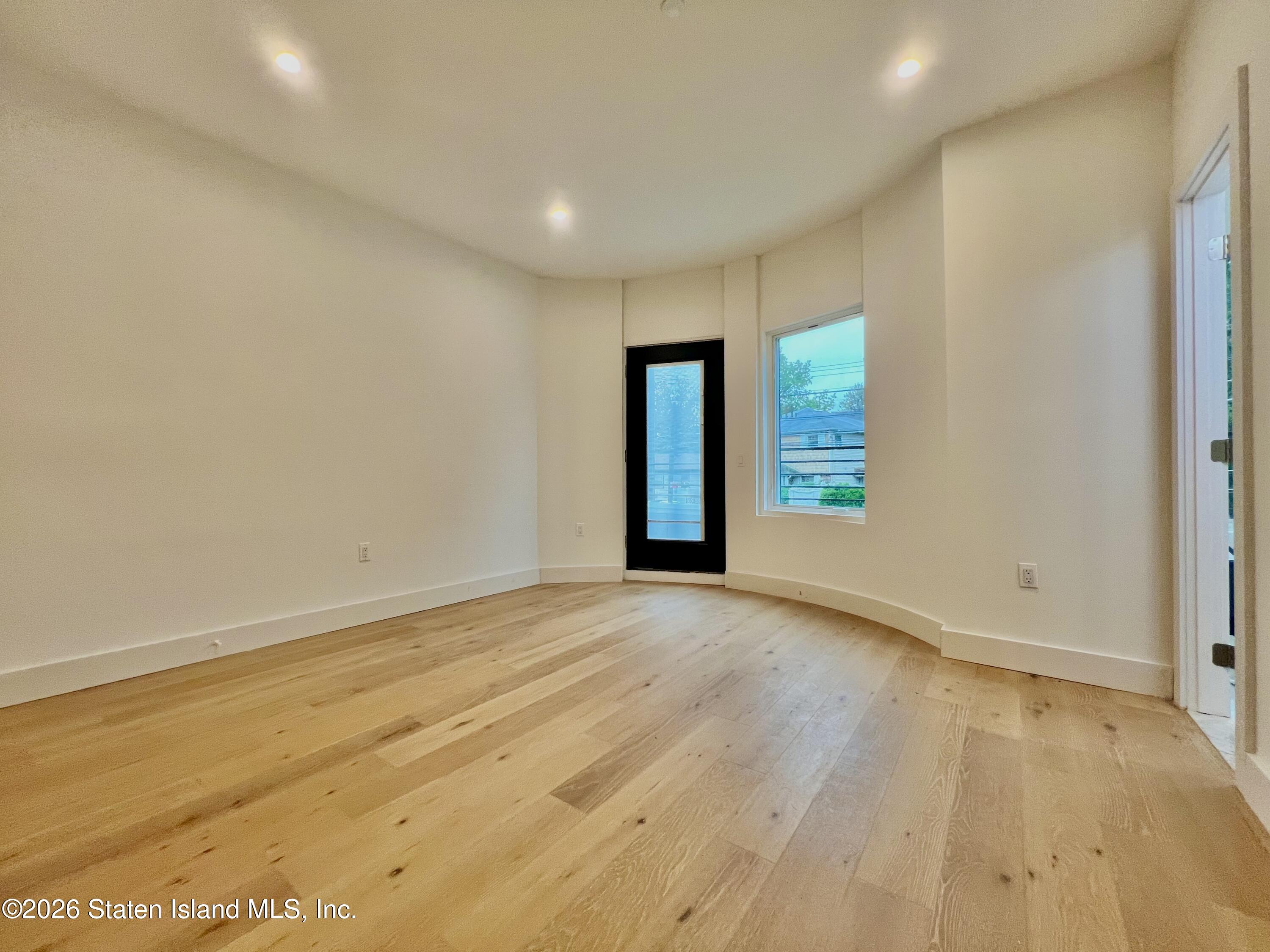 3865 Amboy Road, Unit 2A Staten Island, NY 10308 - Photo 29 of 38 IMG_1967