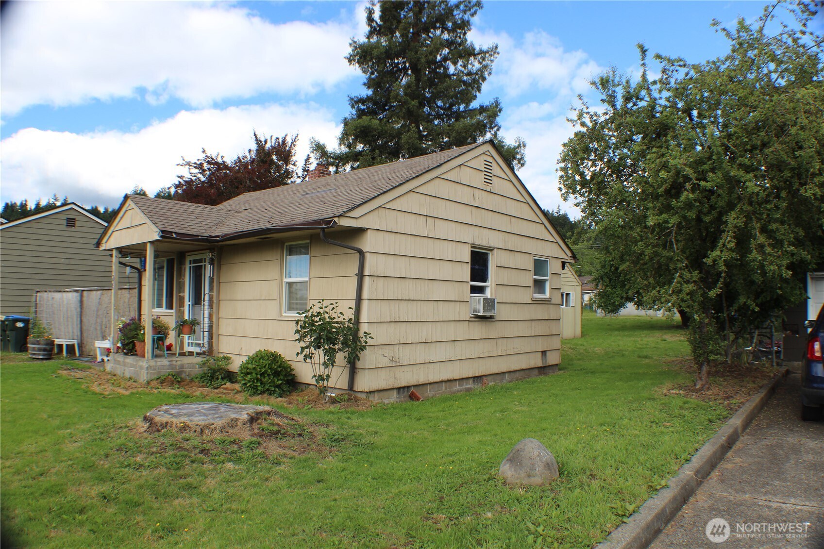 336 Southwest 15th Street Chehalis, WA 98532 - Photo 2 of 20