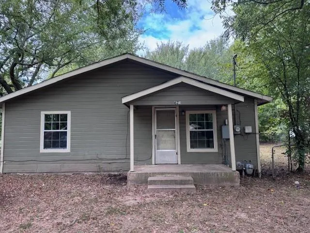 $900 | 675 23rd Street Northwest, Paris, TX 75460