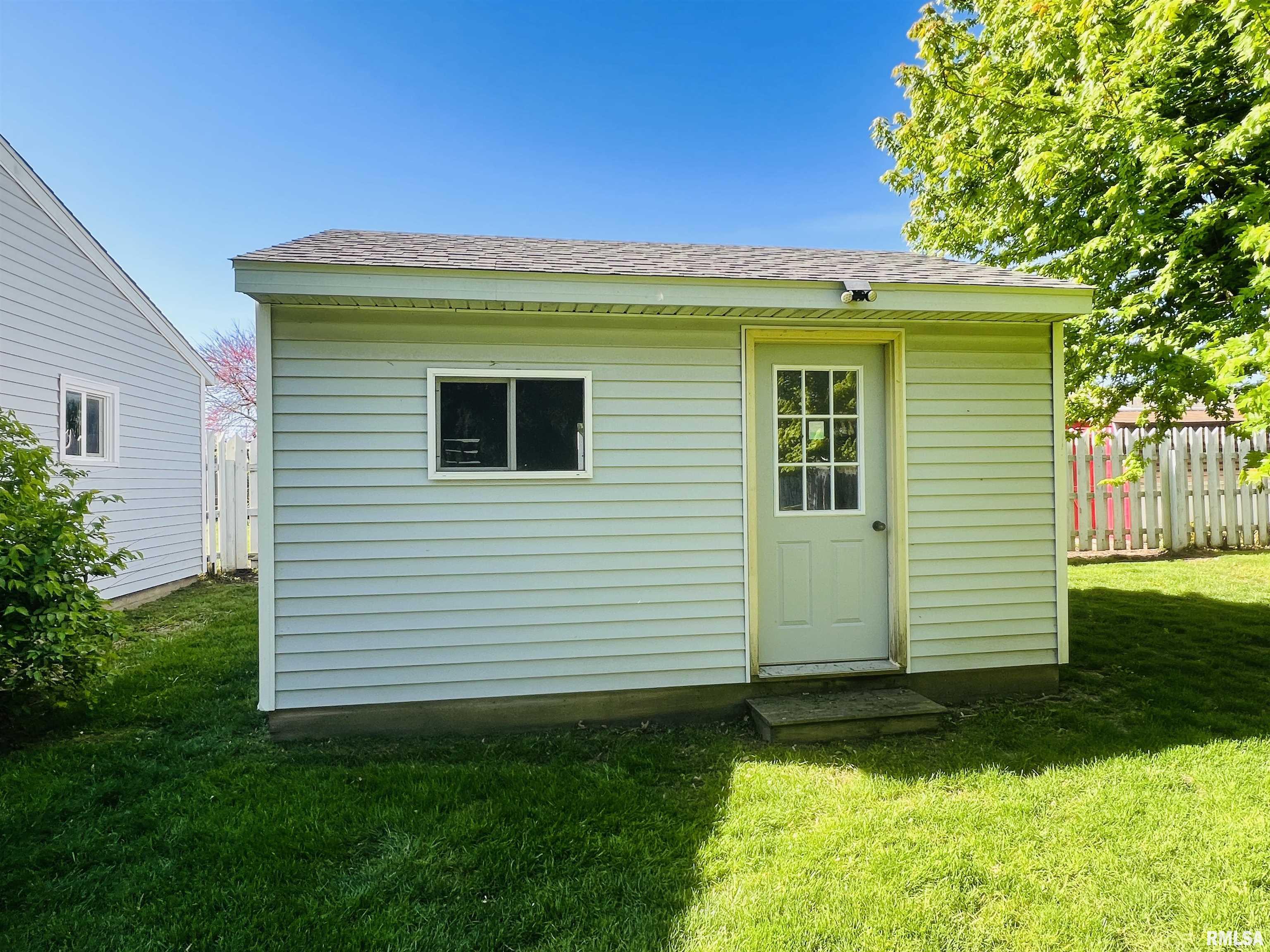 124 North Normal Street Macomb, IL 61455 - Photo 8 of 52 Gallery Image 8