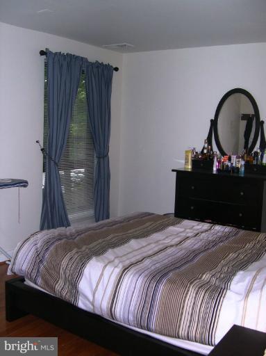 11200 Chestnut Grove Square, Unit 11200 Reston, VA 20190 - Photo 1 of 26 Bedroom