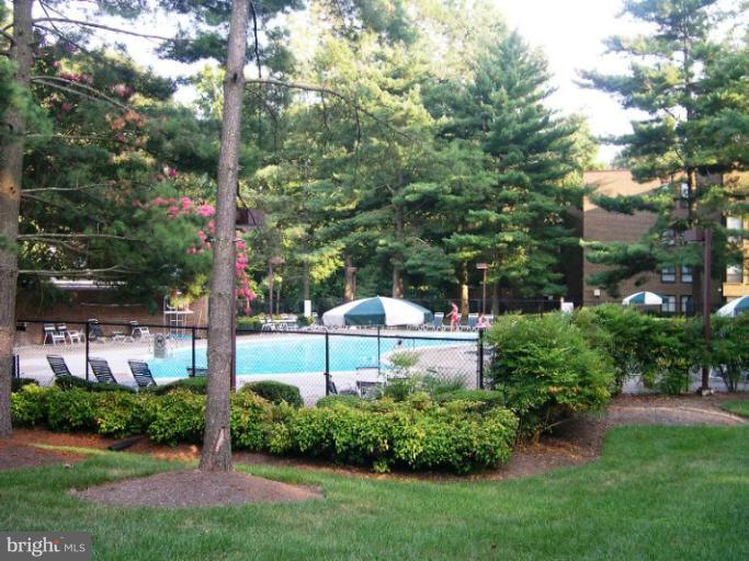 11200 Chestnut Grove Square, Unit 11200 Reston, VA 20190 - Photo 12 of 26 Exterior (General)