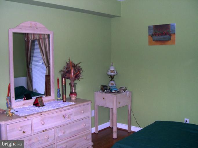 11200 Chestnut Grove Square, Unit 11200 Reston, VA 20190 - Photo 13 of 26 Bedroom