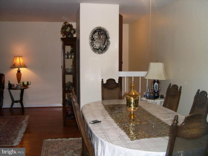 11200 Chestnut Grove Square, Unit 11200 Reston, VA 20190 - Photo 21 of 26 Dining Room