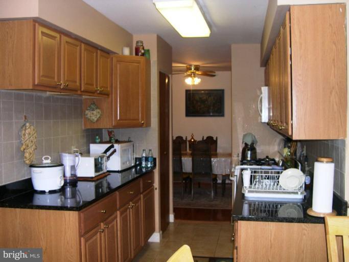 11200 Chestnut Grove Square, Unit 11200 Reston, VA 20190 - Photo 23 of 26 Kitchen