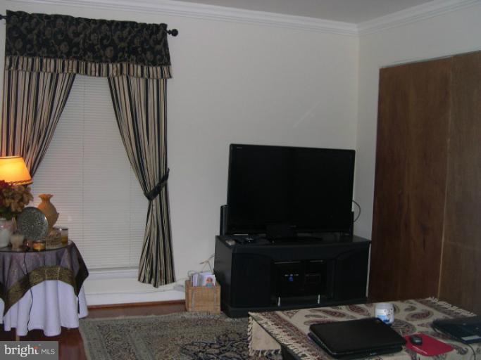 11200 Chestnut Grove Square, Unit 11200 Reston, VA 20190 - Photo 6 of 26 Bedroom