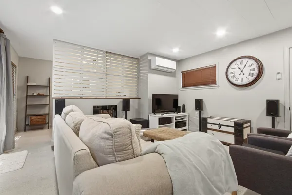 $1,600 | 215 Live Oak Avenue East, Unit A, DeFuniak Springs, FL 32435