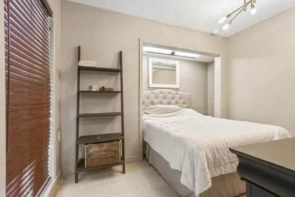 $1,600 | 215 Live Oak Avenue East, Unit A, DeFuniak Springs, FL 32435