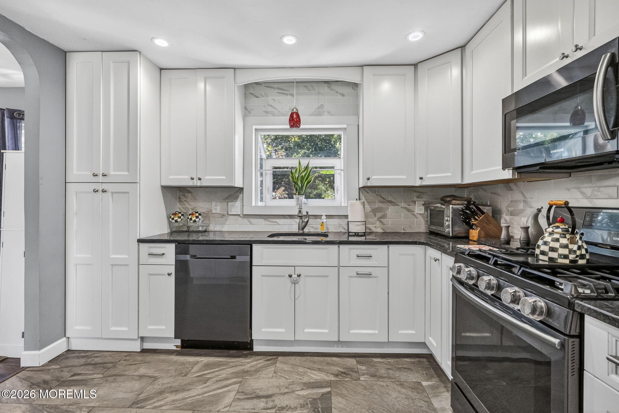 24 Eliot Road Manalapan, NJ 07726 - Photo 6 of 57 26-web-or-mls-DSC08547