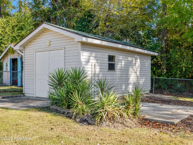 $2,200 | 15 Dressler Drive, Jacksonville, NC 28540