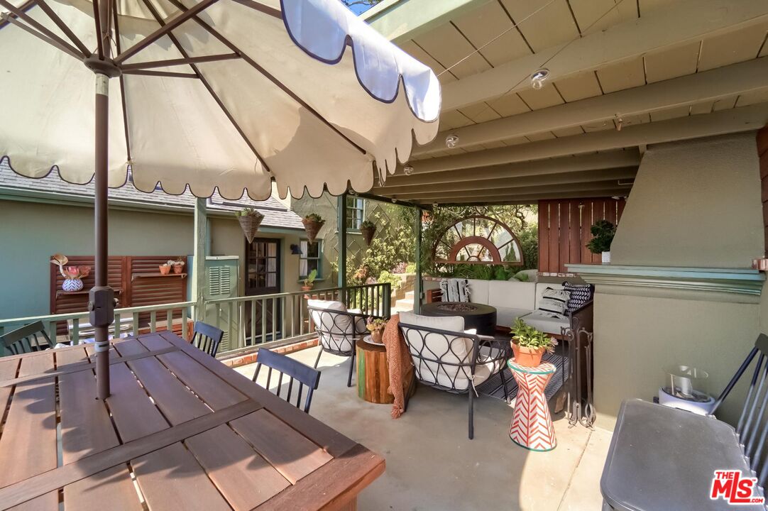 920 Highline Road Glendale, CA 91205 - Photo 43 of 49 a view of outdoor seating