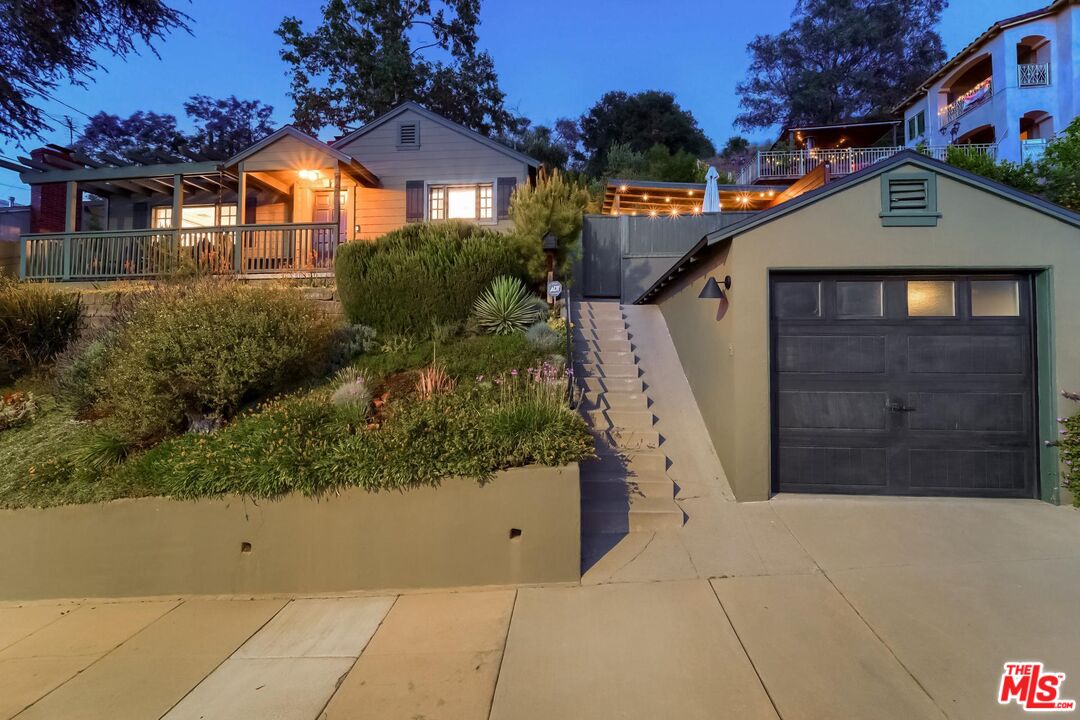 920 Highline Road Glendale, CA 91205 - Photo 5 of 49 front view of a house