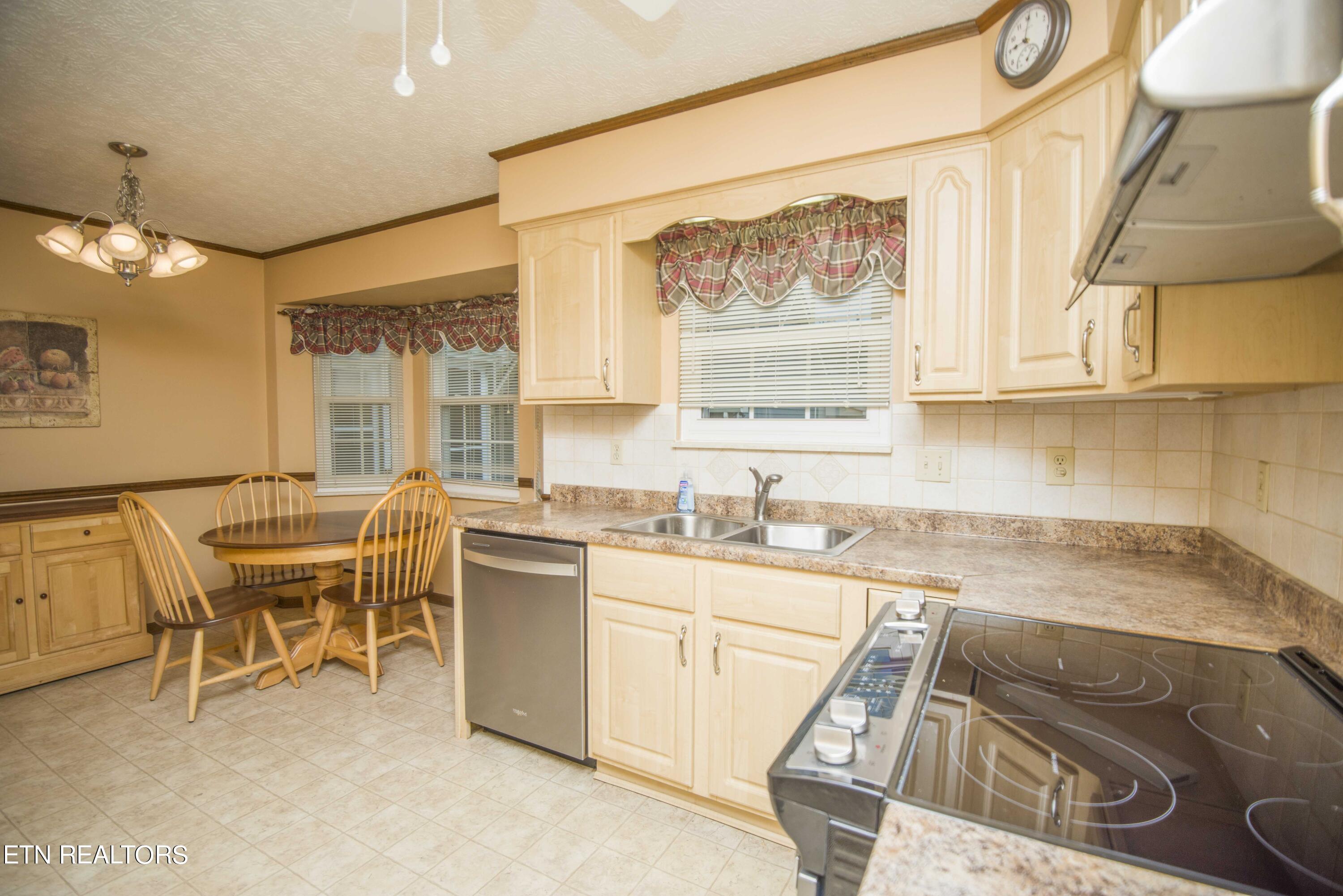 7004 Chartwell Road Knoxville, TN 37931 - Photo 20 of 46 kitchen 4_1