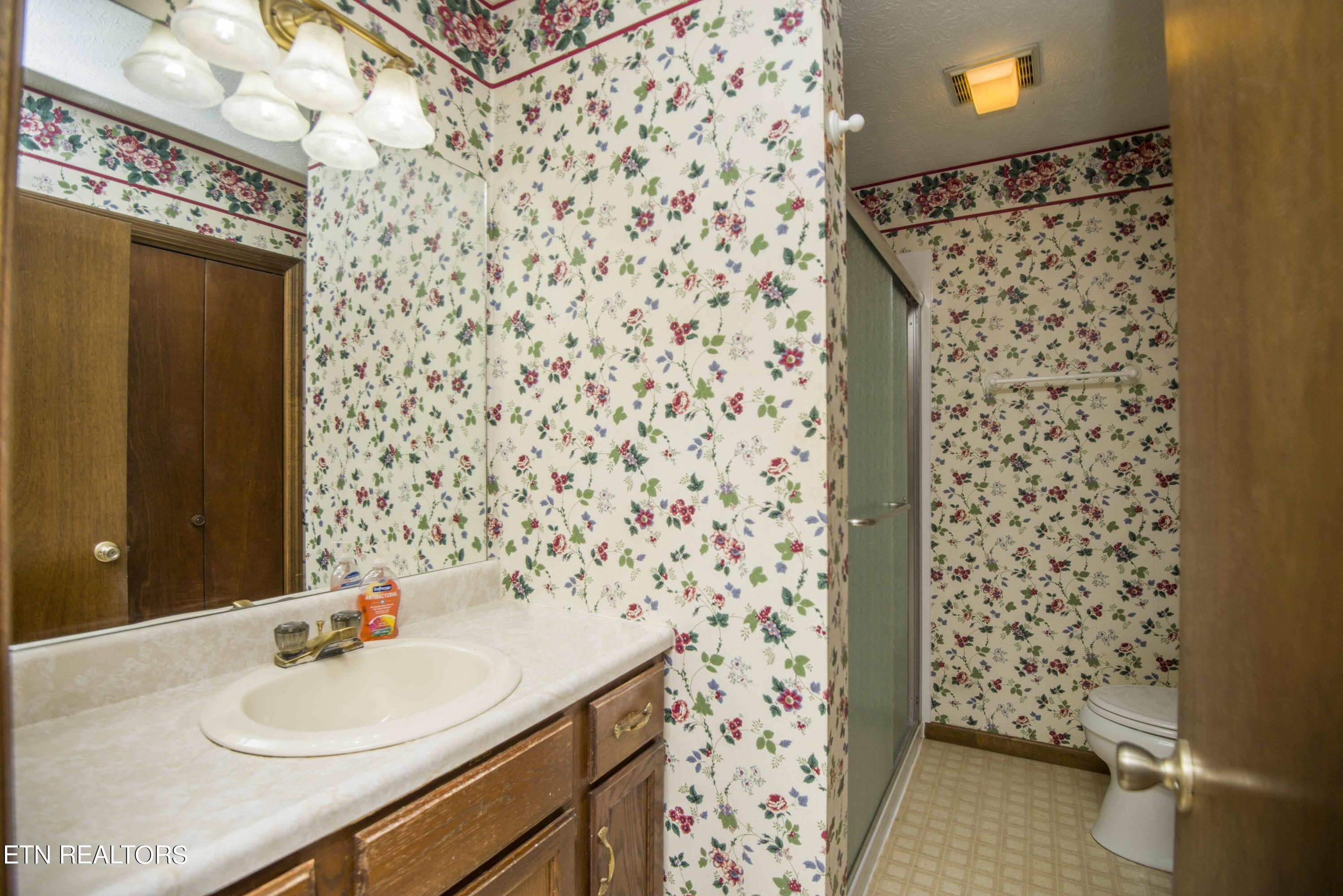 7004 Chartwell Road Knoxville, TN 37931 - Photo 29 of 46 master bath 1_1