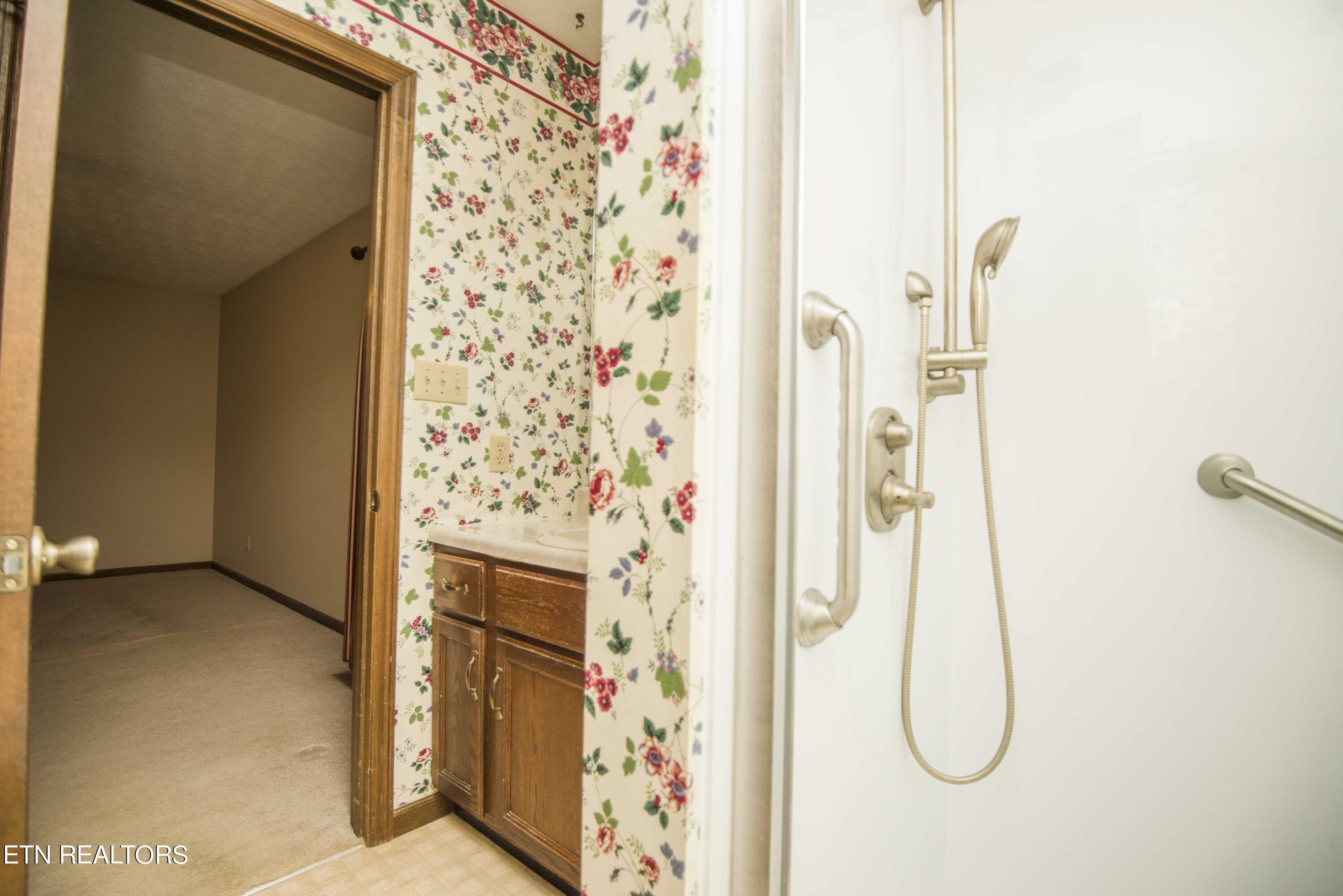 7004 Chartwell Road Knoxville, TN 37931 - Photo 30 of 46 master bath_1