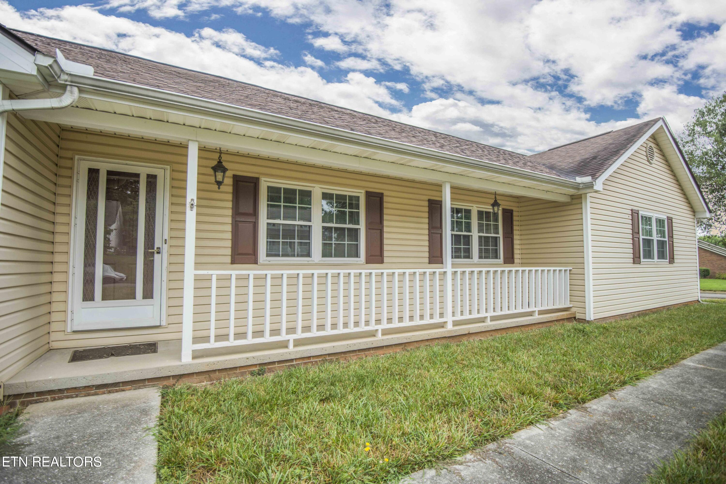 7004 Chartwell Road Knoxville, TN 37931 - Photo 4 of 46 exterior 1_1