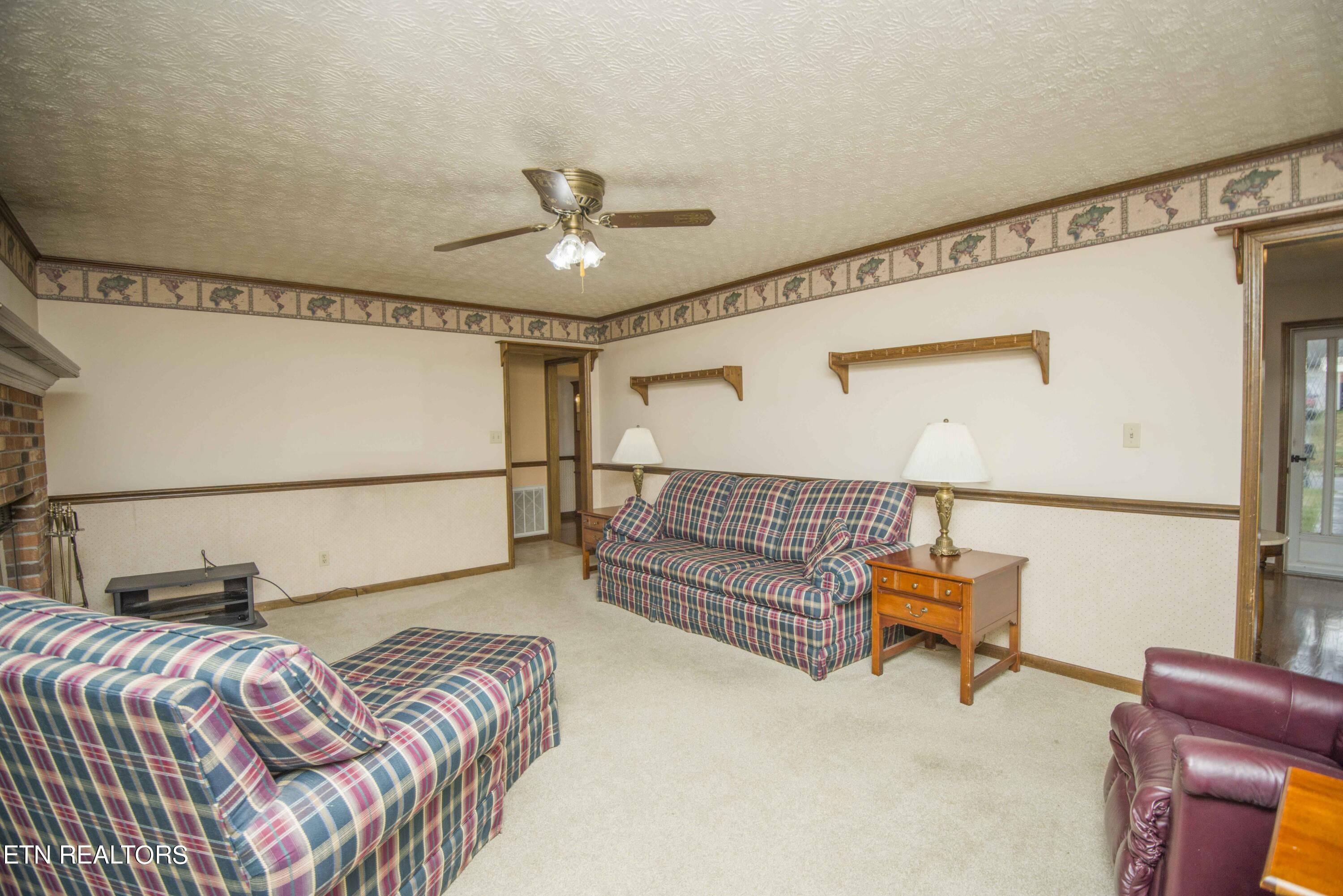 7004 Chartwell Road Knoxville, TN 37931 - Photo 7 of 46 living 2_1
