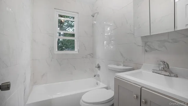 $850,000 | 3965 Duryea Avenue | Edenwald