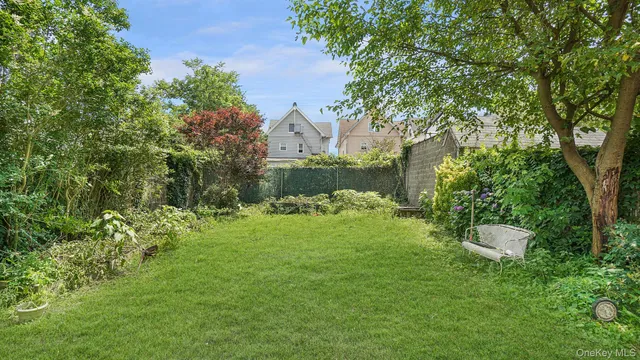 $850,000 | 3965 Duryea Avenue | Edenwald