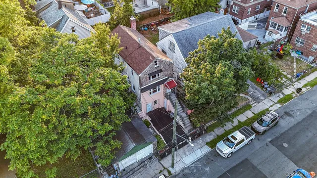 $850,000 | 3965 Duryea Avenue | Edenwald