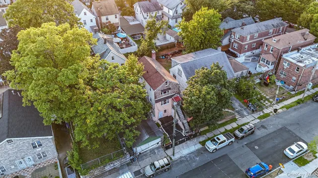 $850,000 | 3965 Duryea Avenue | Edenwald