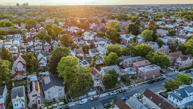 $850,000 | 3965 Duryea Avenue | Edenwald