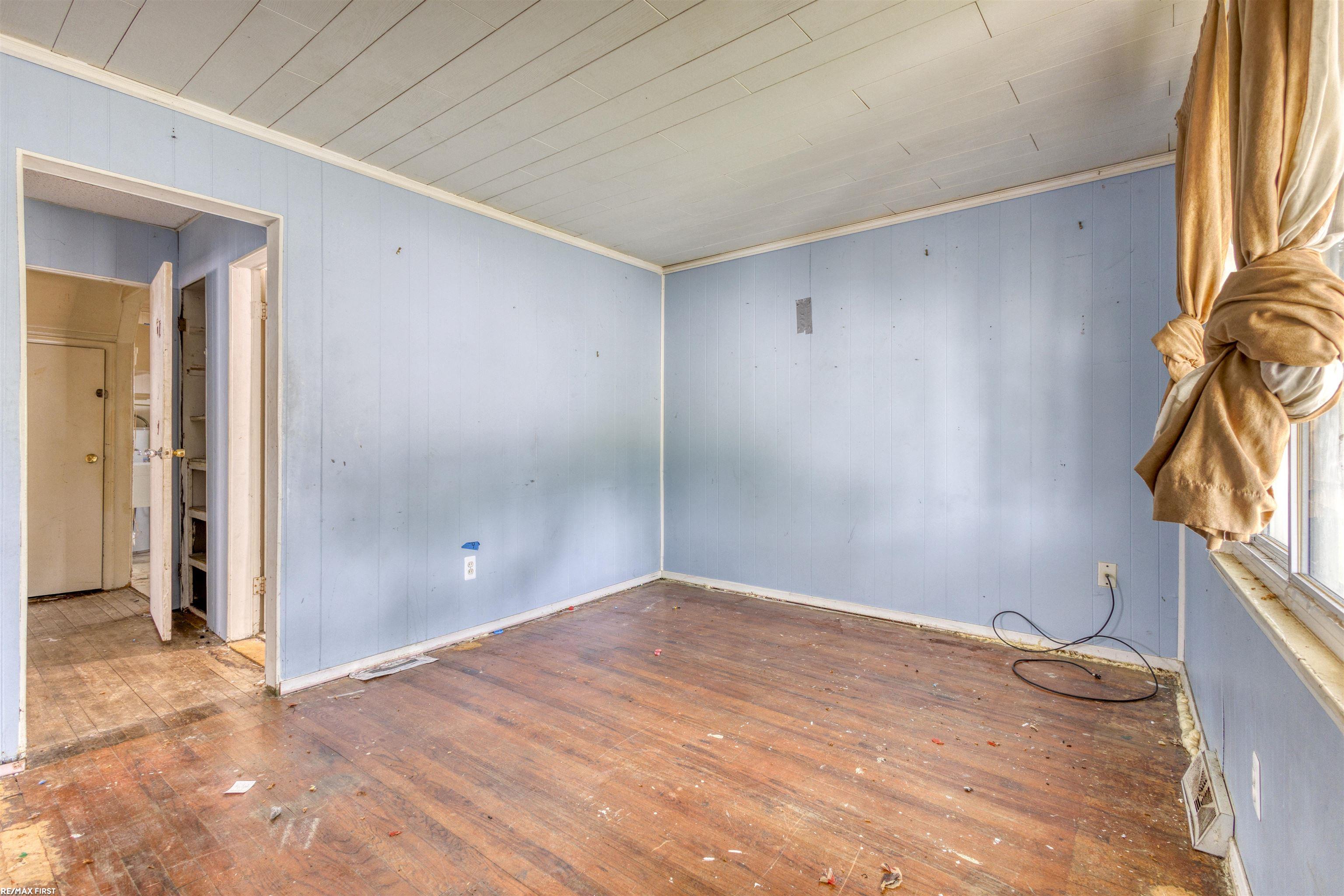 14846 Stephens Road Eastpointe, MI 48021 - Photo 13 of 33 50216047-037d2711-493e-4a55-bb80-2baa411c194c.JPG