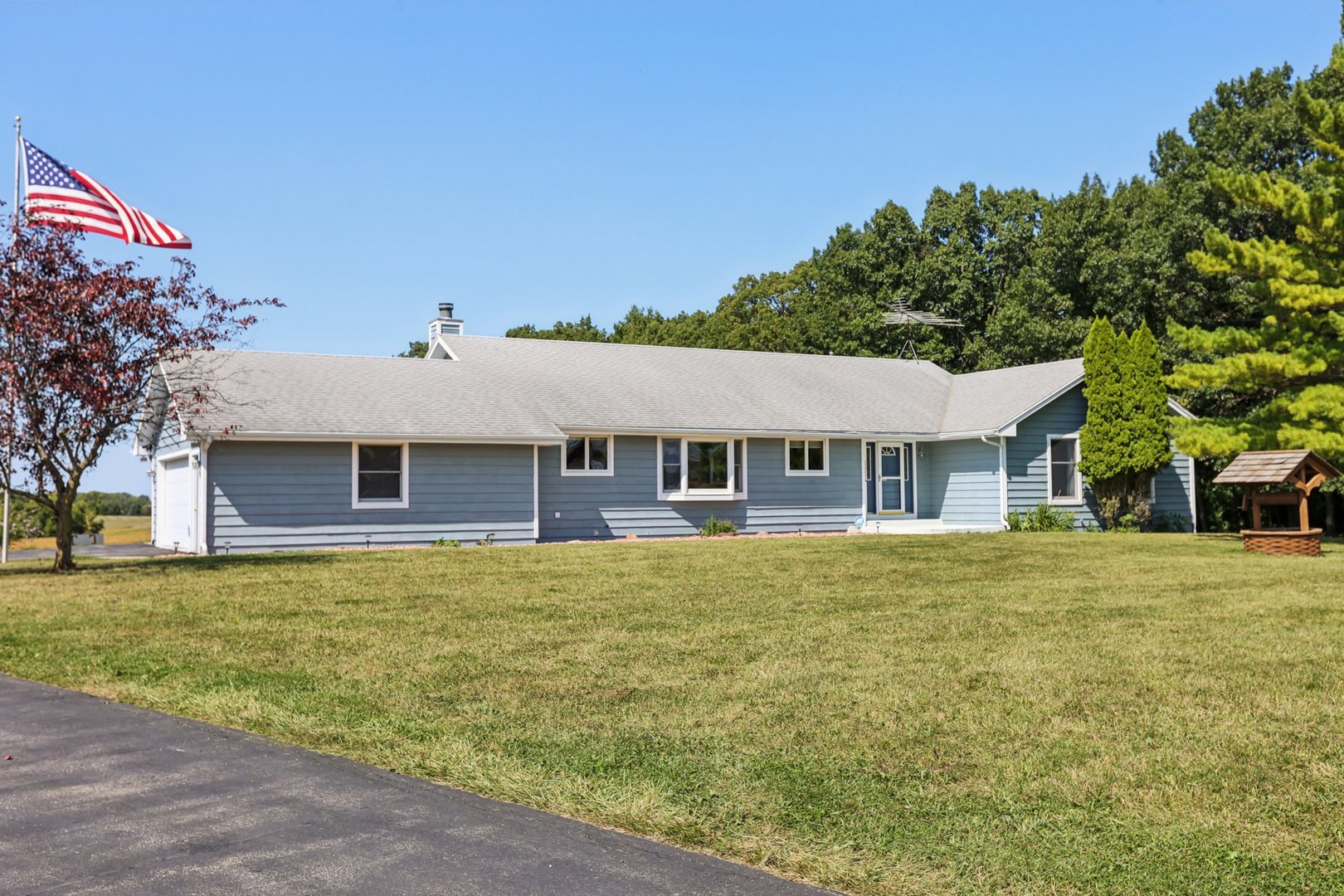 33336 North Fish Lake Road Round Lake, IL 60073 - Photo 4 of 64 Gallery Image 4