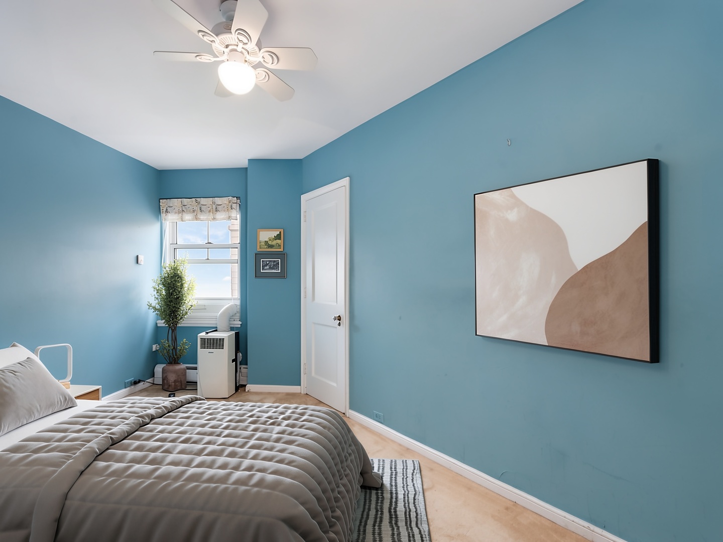 5555 North Sheridan Road, Unit 1612 Chicago, IL 60640 - Photo 14 of 16 Gallery Image 14