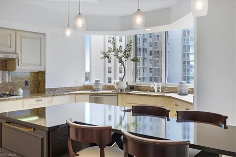 $3,275,000 | 6597 Nicholas Boulevard, Unit 601, Naples, FL 34108