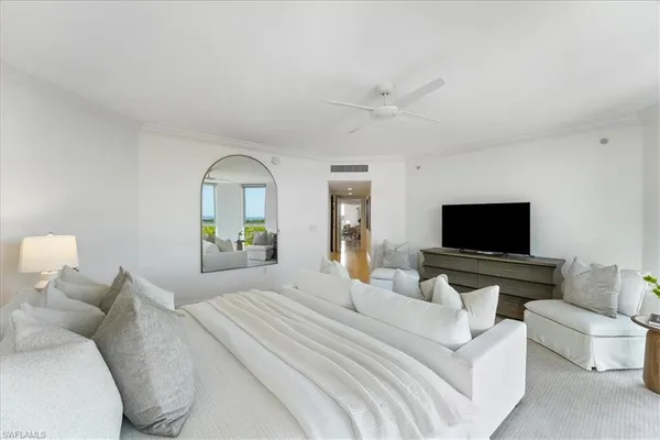 $3,000,000 | 6597 Nicholas Boulevard, Unit 601, Naples, FL 34108