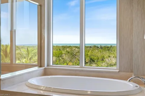 $3,275,000 | 6597 Nicholas Boulevard, Unit 601, Naples, FL 34108