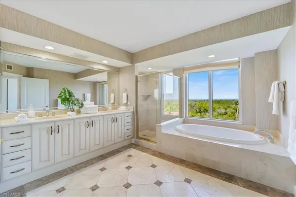 $3,000,000 | 6597 Nicholas Boulevard, Unit 601, Naples, FL 34108