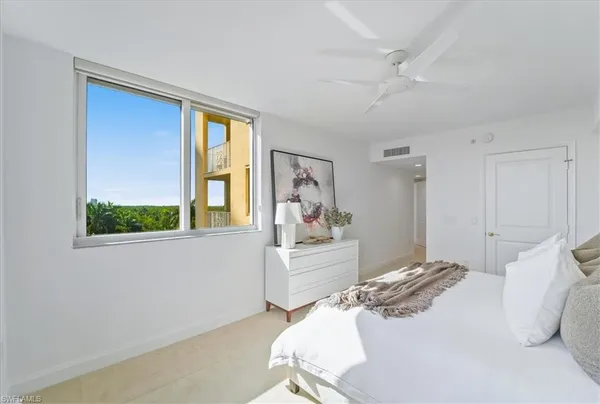 $3,000,000 | 6597 Nicholas Boulevard, Unit 601, Naples, FL 34108