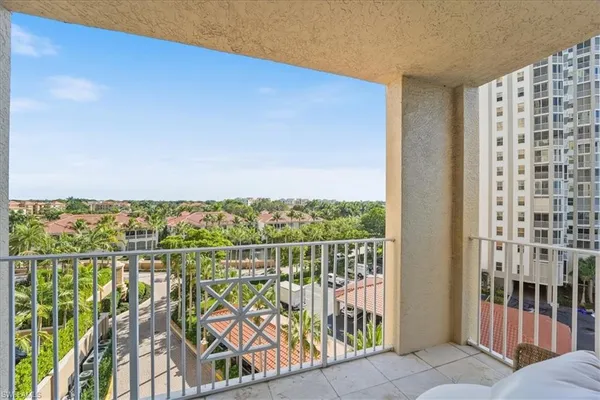 $3,000,000 | 6597 Nicholas Boulevard, Unit 601, Naples, FL 34108