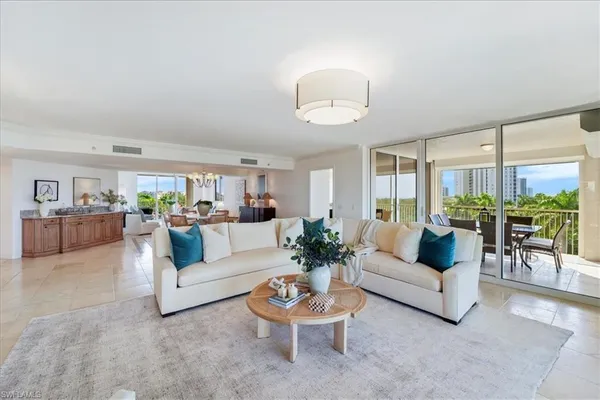 $3,000,000 | 6597 Nicholas Boulevard, Unit 601, Naples, FL 34108