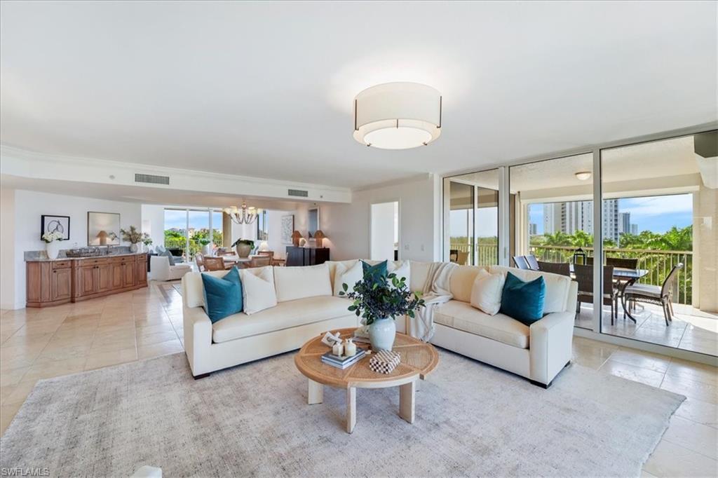 6597 Nicholas Boulevard, Unit 601 Naples, FL 34108 - Photo 4 of 49