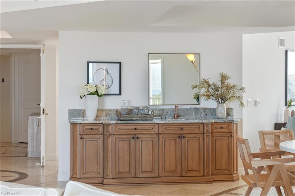 6597 Nicholas Boulevard, Unit 601 Naples, FL 34108 - Photo 7 of 49