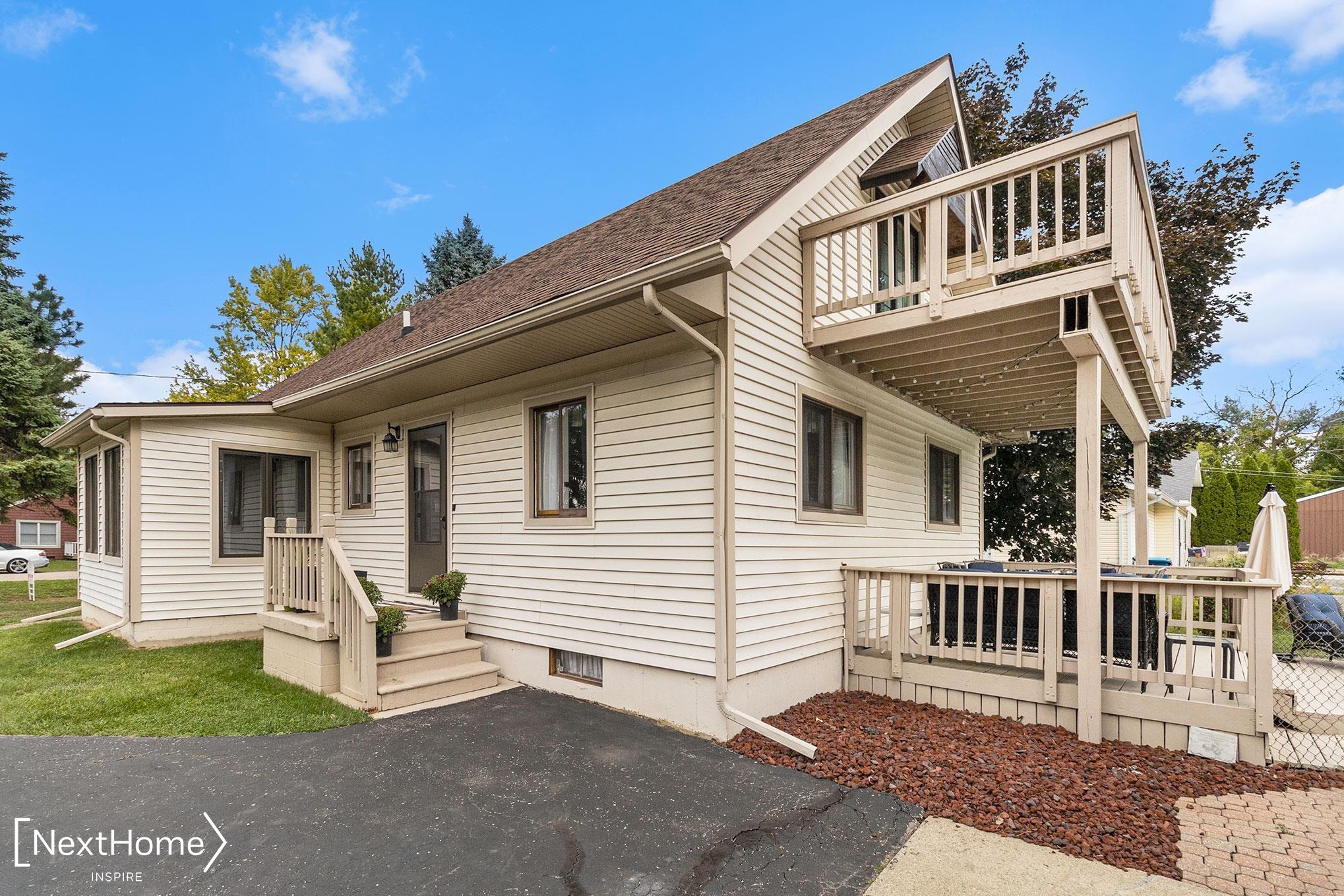 2495 Ruth Drive Fenton, MI 48430 - Photo 5 of 33 50089869-4.JPG