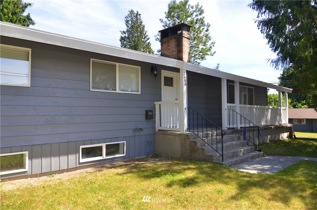 3606 Bledsoe Avenue Bremerton, WA 98310 - Photo 1 of 23