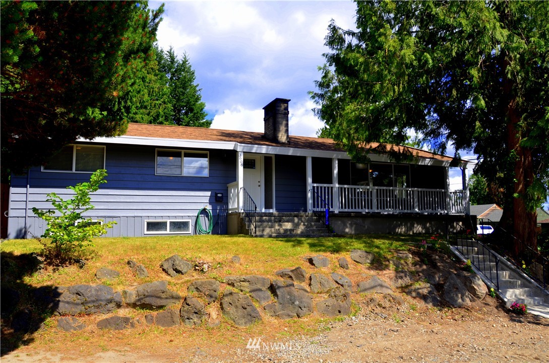 3606 Bledsoe Avenue Bremerton, WA 98310 - Photo 2 of 23