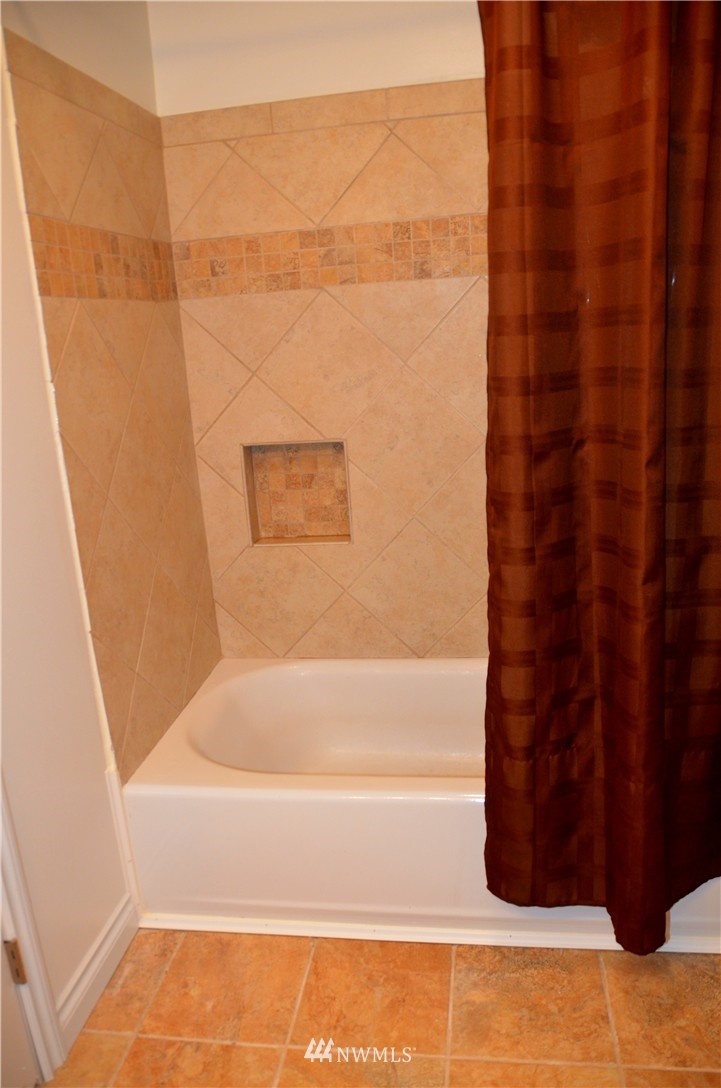 3606 Bledsoe Avenue Bremerton, WA 98310 - Photo 13 of 23