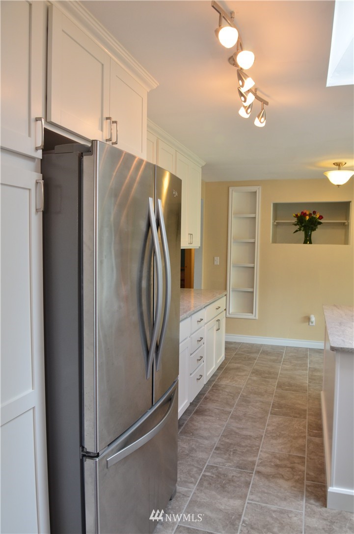 3606 Bledsoe Avenue Bremerton, WA 98310 - Photo 6 of 23