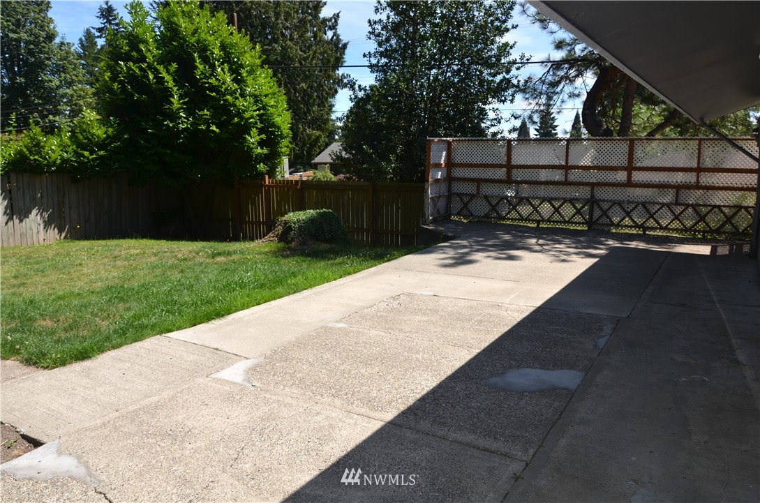3606 Bledsoe Avenue Bremerton, WA 98310 - Photo 10 of 23